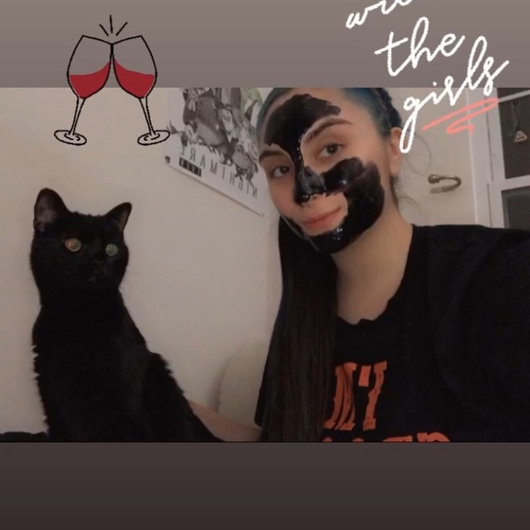 Meet your Posher, Chiara - Picture 1 of 1